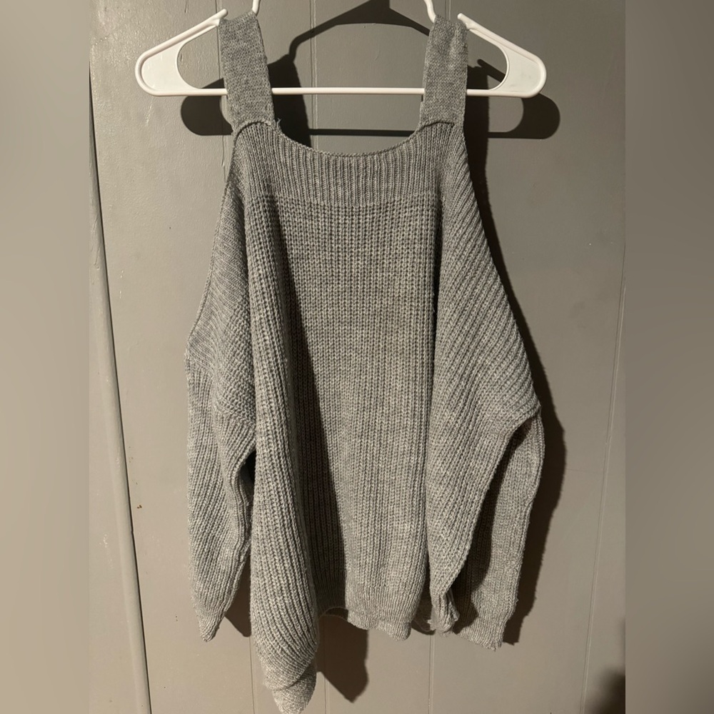 3 for $10🌻Forever 21 cold shoulder sweater sz m/l